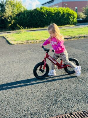 INTRALON Balance Bike testing and riding review feedback boy and girl gallery025d7f99 8a73 4894 b3dd 77ba13d6c437 INTRALON