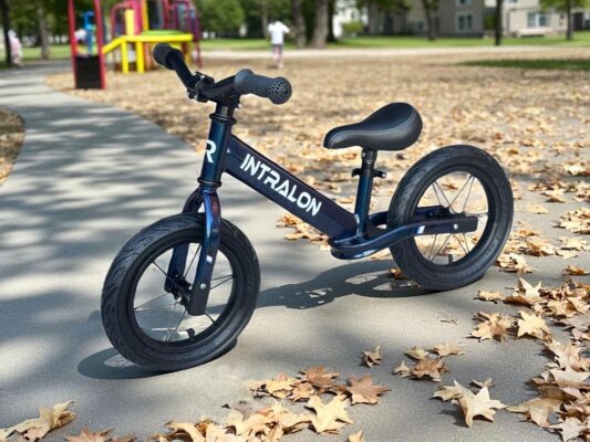 INTRALON Balance Bike testing and riding review feedback boy and girl gallery040880d9 80d4 4d5a ac0a 1e6620e4669c INTRALON