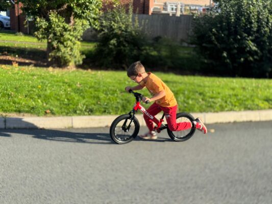 INTRALON Balance Bike testing and riding review feedback boy and girl gallery0c8657c7 1db6 4a2c bf27 eea3f600ffa7 INTRALON