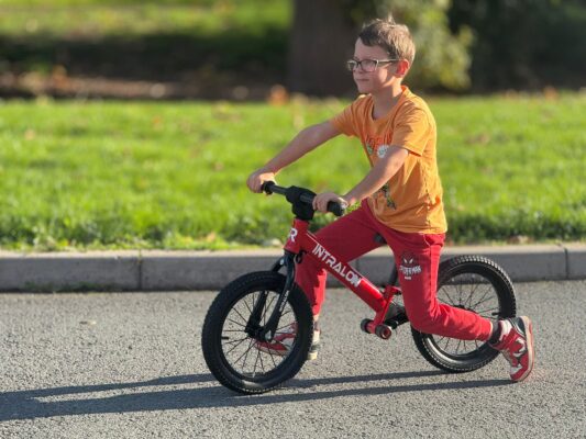 INTRALON Balance Bike testing and riding review feedback boy and girl gallery0cd0b3eb 72db 43e9 9402 9877add3dc0d INTRALON