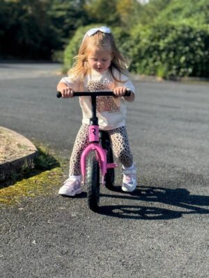 INTRALON Balance Bike testing and riding review feedback boy and girl gallery2600de6c e3cb 432e a926 cc34eedf5620 INTRALON