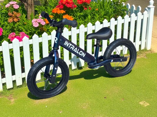 INTRALON Balance Bike testing and riding review feedback boy and girl gallery414c9708 034b 4d31 8b11 4b52cb40bc39 INTRALON