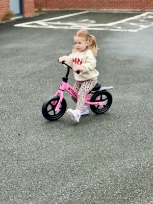 INTRALON Balance Bike testing and riding review feedback boy and girl gallery464c05b7 d787 43f2 a026 e3fb324ebc81 INTRALON