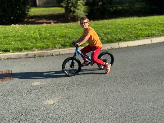 INTRALON Balance Bike testing and riding review feedback boy and girl gallery6a4c1308 1e1f 42df 8da6 11aefffc8cff INTRALON