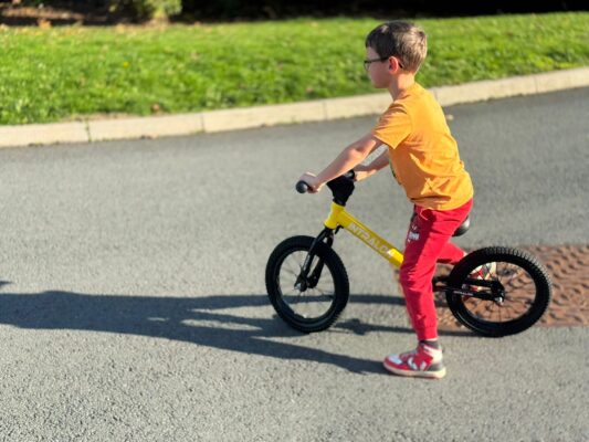 INTRALON Balance Bike testing and riding review feedback boy and girl gallery97037dae 9eb5 4833 947c 38752d1274b8 INTRALON