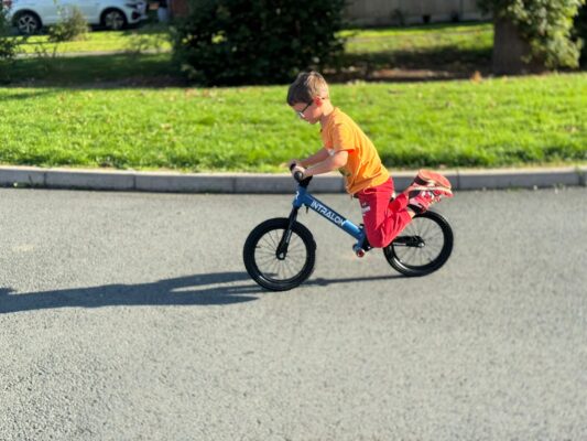 INTRALON Balance Bike testing and riding review feedback boy and girl gallerya16418ee 74d2 4b53 9fbc 37d1b3f1d584 INTRALON