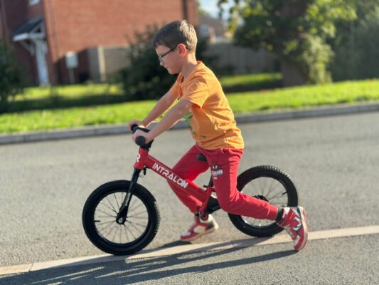 INTRALON Balance Bike testing and riding review feedback boy and girl galleryc93f863e 585f 4802 b617 60712e7734d7 INTRALON